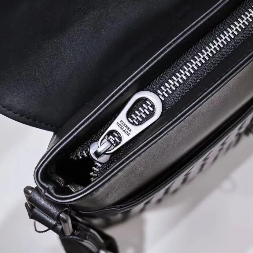 All categories 💚 Top version men’s bags 💚 BV 2024 new BV crossbody bag